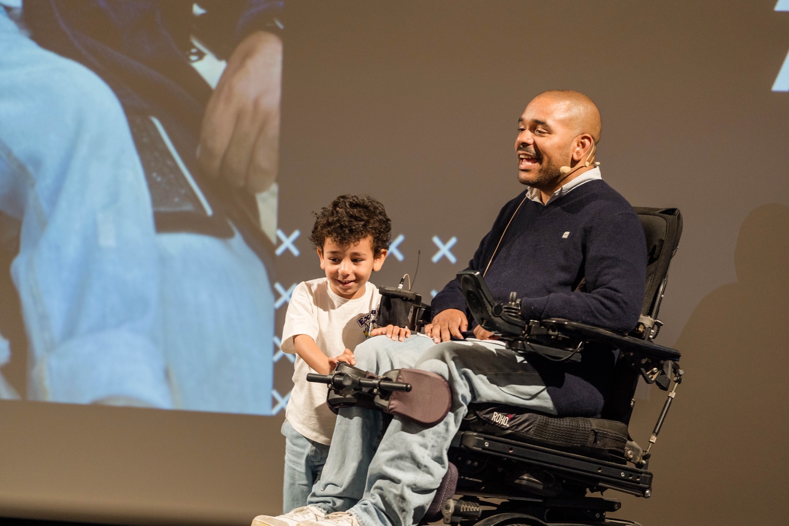 Nuno Mata em palco com o filho
